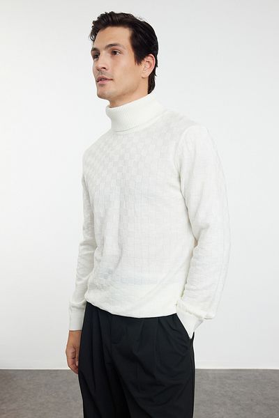 Trendyol Collection Strukturierter Strickpullover für Herren in Ecru mit Rollkragen