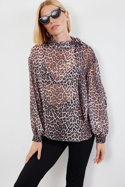 Trendyol Collection Braune Chiffonbluse mit Leopardenmuster und Stehkragen, gewebt, TWOAW25BZ00043