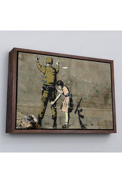Harita Sepeti Tablou pe pânză cu opera militară a fetiței căutătoare a lui Bansky într-un cadru-5013