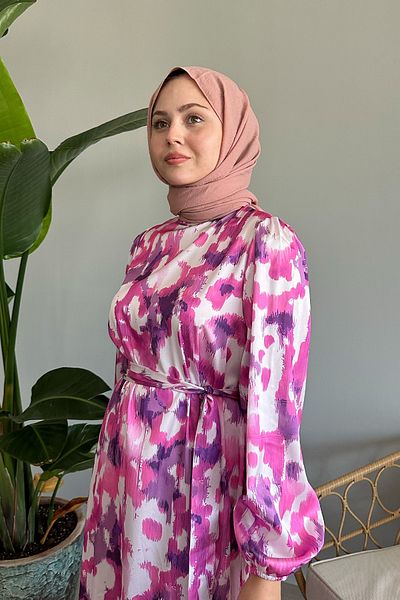 InStyle Fuchsia Satinkleid - Pinselmuster