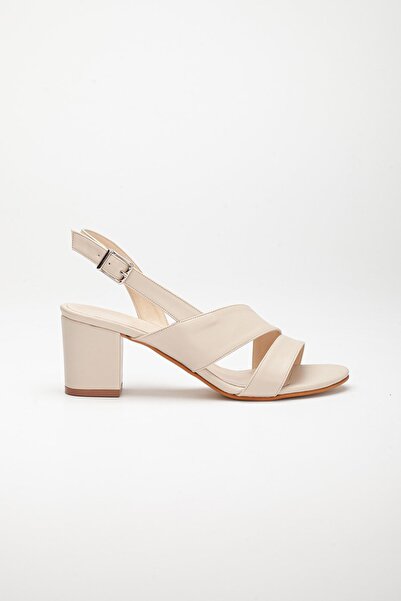 LİLLA Kadın Kısa Topuklu Günlük Ayakkabı