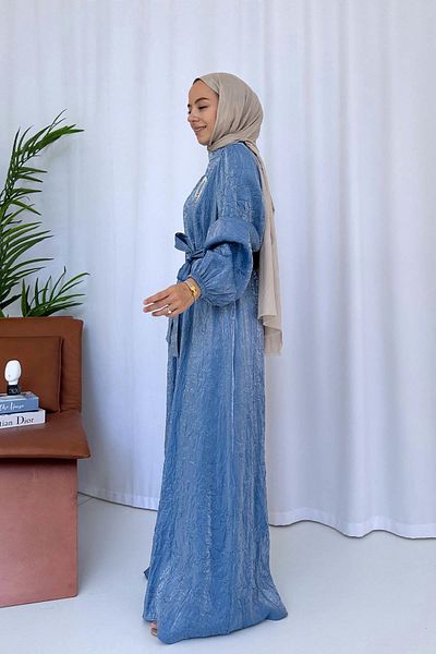 Ka Hijab Μπλε χιτζάμπ φόρεμα - με λεπτομέρεια καρφίτσας