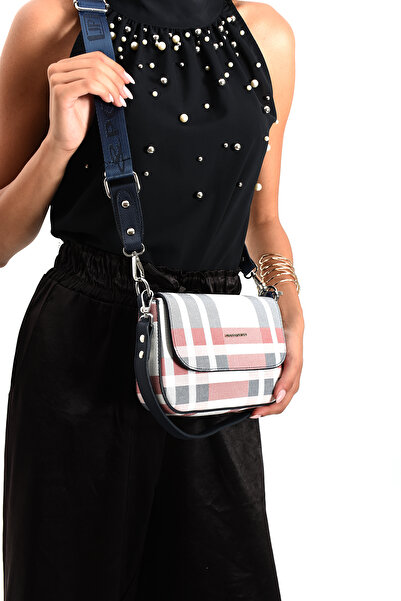 Just Polo حقيبة باغيت منقوشة باللون الأزرق الداكن للموسم الجديد - 24 سم × 13 سم