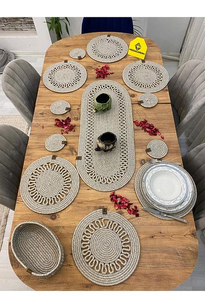 ModaCardin Σετ 14 τεμαχίων από γιούτα Wicker American Service Charging - Runner, Basket και ποτηροθήκη