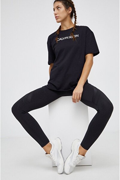 Calvin Klein أداء CK - تي شيرت مريح