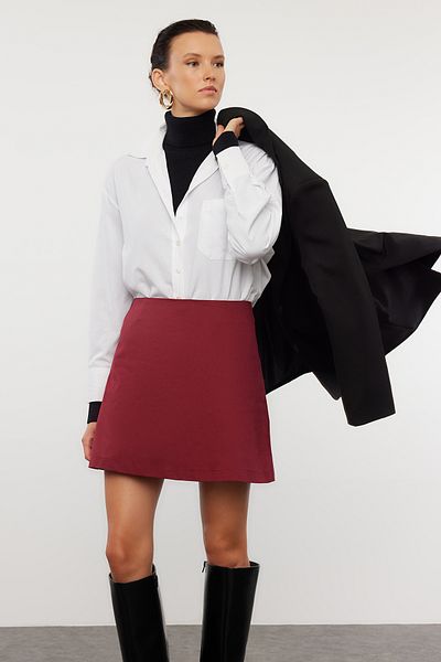 Trendyol Collection Hoch taillierter, dunkelburgunderfarbener A-Linien-Minirock - TWOSS22ET0136