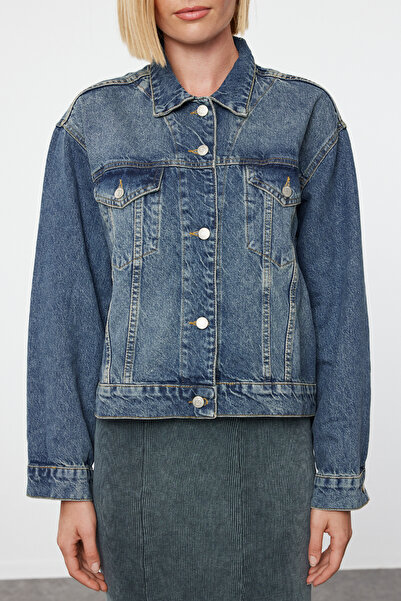 Trendyol Collection Jachetă vintage Trucker din denim - albastru, cu efect pal TWOAW25CE00003