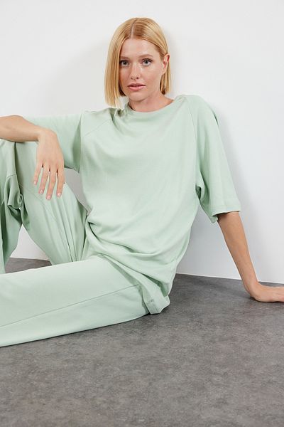 Trendyol Collection Menta kényelmes szabású - széles szárú blúz és nadrág szett TWOAW25AU00080