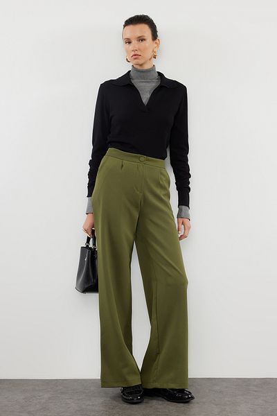 Trendyol Collection Khakifarbene Plisseehose mit weitem Bein – TWOSS21PL0189