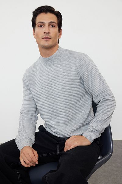 Trendyol Collection Grauer Slim Slim-Fit-Strickpullover mit halbem Rollkragen TMNAW20LS0012