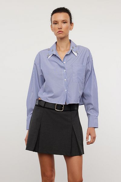 Trendyol Collection Niebieska koszula z podwójnym kołnierzykiem i wzorem oversize w kamieniu TWOAW25GO00052