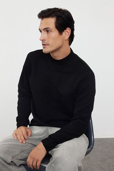 Trendyol Collection Черен тънък тесен пуловер с текстурирана половинка с висока яка Tmnaw20Ls0012