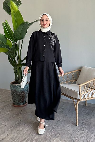 InStyle طقم كتان أسود - تنورة بتفاصيل خرز