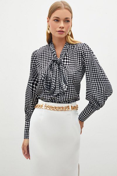 Sateen قميص أسود منقوش مع وشاح