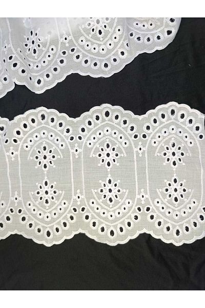 ÖZPAŞ TEKSTİL VE AKSESUAR Scallop 21 cm White Drop Flowering Length 2 Meters Dir