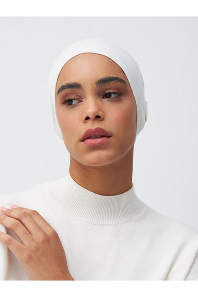 Femple Modest غطاء رأس بفتحة أذن بلون عاجي