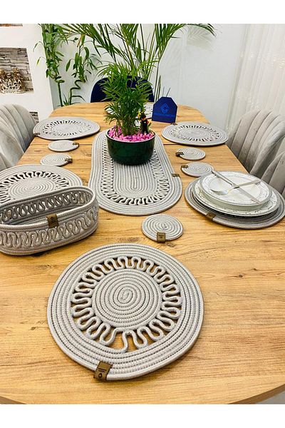 ModaCardin Σετ 14 τεμαχίων από γιούτα Wicker American Service Charging - Runner, Basket και ποτηροθήκη