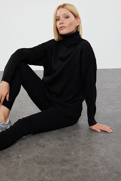 Trendyol Collection Fekete, széles nyakú kötöttáru alsó-felső öltöny TWOAW24AU00022