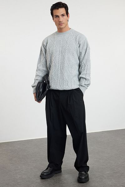 Trendyol Collection Übergroßer grauer Strickpullover – Rundhalsausschnitt, Haarstrickdetail TMNAW24KZ00003