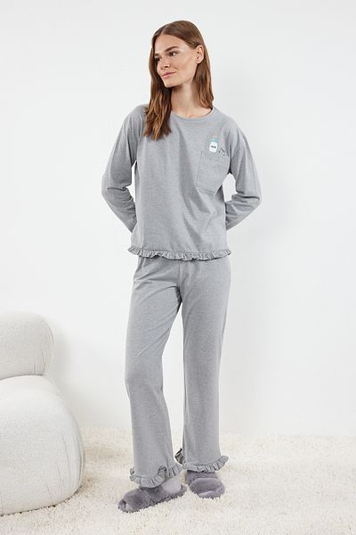 Trendyol Collection Šedá pyžamová souprava s potiskem melanže s kapsou a detailem volánku - Thmaw25pt00019