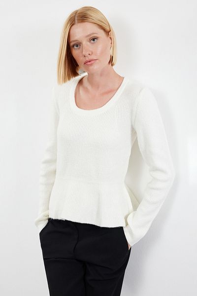 Trendyol Collection М'який трикотажний светр з текстурою екрю TWOAW25KZ00027