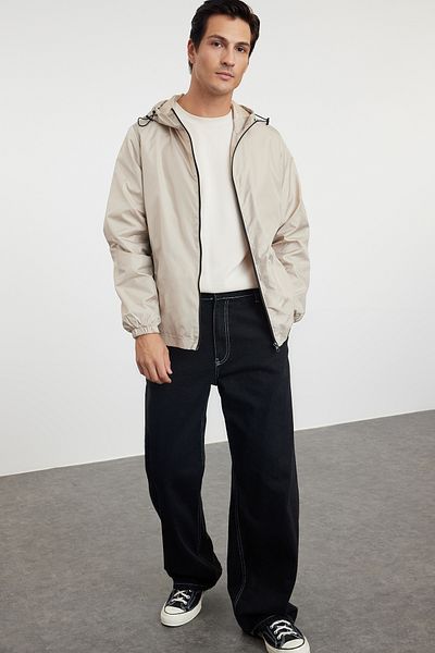 Trendyol Collection Steinfarbene Kapuzenjacke für die Saison – Regenmantel und Windjacke mit detaillierten Details TMNAW25MO00026