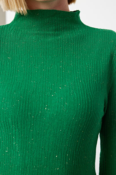 Trendyol Collection Zielony sweter z dzianiny ze stójką Premium - Special Yarn Twoaw25Kz00030
