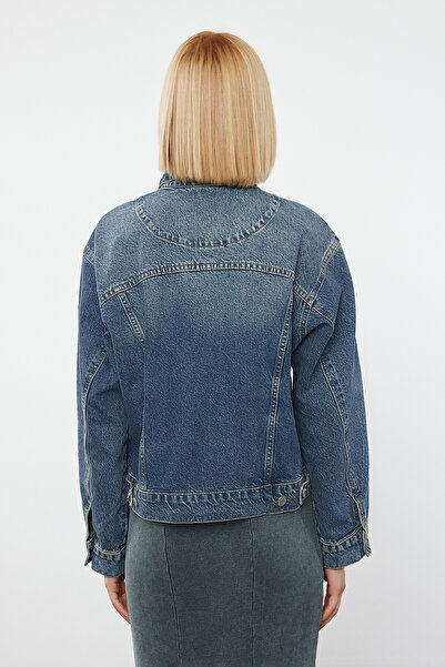 Trendyol Collection Jachetă vintage Trucker din denim - albastru, cu efect pal TWOAW25CE00003