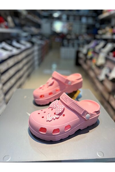 Hacıoğlu Ayakkabı شبشب نسائي من Rooter ذو نعل عالٍ مع ملصقات