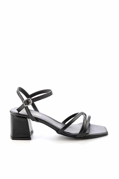 Bambi Women's Black Sandals K05124010409