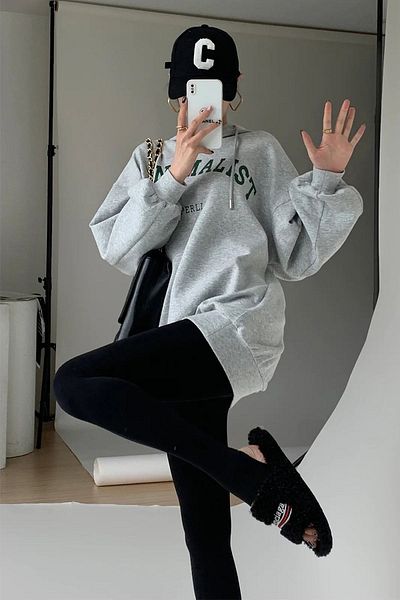 MODAGEN Unisex-Sweatshirt mit Kapuze in Grau, minimalistisch, bedruckt, in Übergröße