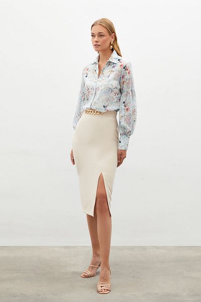 Sateen Fusta creion cu lanț de culoare BEIGE