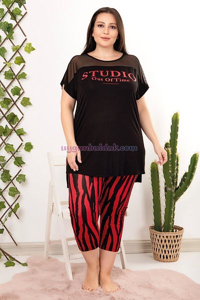 quilling Zebra Patterned Red and Black Plus Size Women's Pajama Set - Capri with Leggings