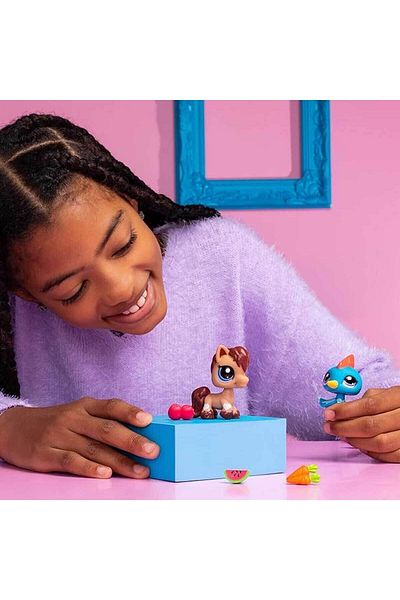 Littlest Pet Shop مجموعة شخصيات مينيشز مكونة من قطعتين - المهر ونقار الخشب