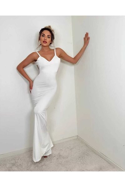Miss فستان طويل بتفاصيل سلسلة