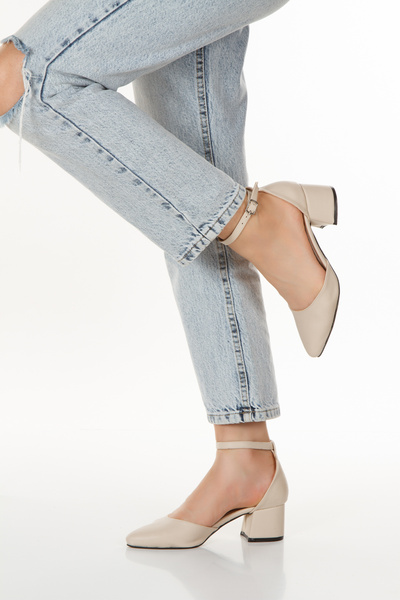 UYEGE Seria Lavinia - Pantofi cu toc pentru femei cu vârf ascuțit și cataramă