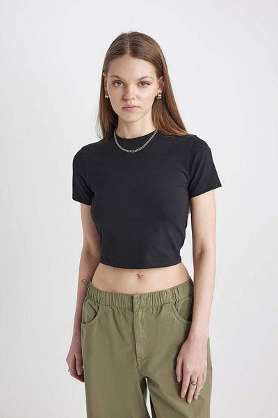 DeFacto Coool Fitted Short Sleeve T-Shirt Z8790az23sp