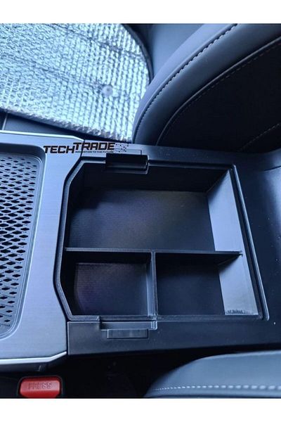 Tech Trade Chery Tiggo 7 Pro Avantgarde Armrest Organizer with 3 Compartments