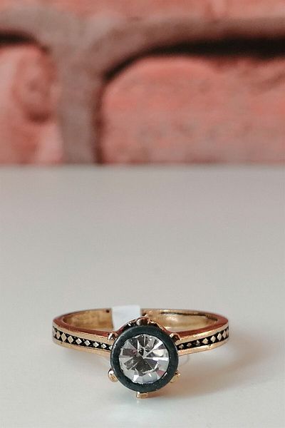 Esra Pamir Single Stone Diamond Mounted Ring