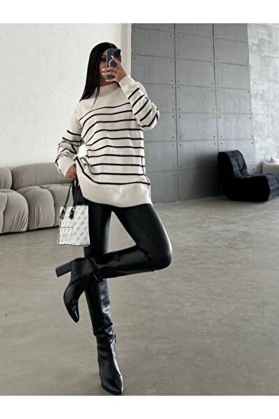 lovebox Tricoturi Pulover de damă - model în dungi, jumătate de gât țesut, detaliu cu nasturi metalici 105