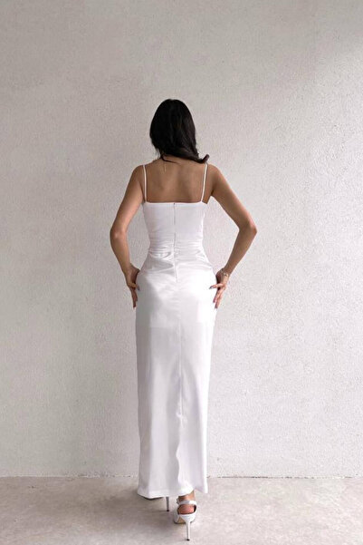 ALFUDO Moda Collection Yırtmaç Detaylı Askılı Beyaz Saten Elbise