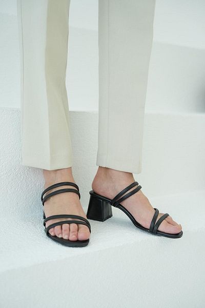 Madamra Black Women's Double Banded Heeled Slippers