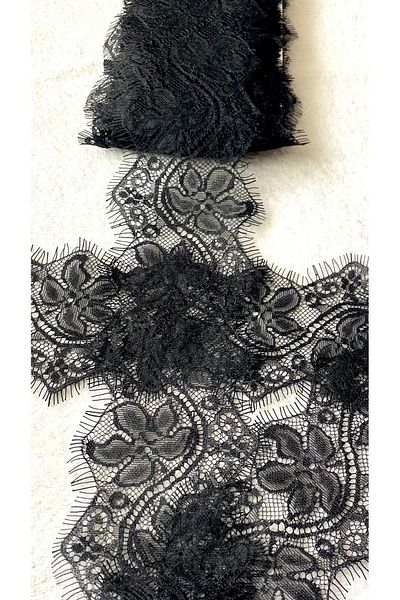 Ozpas 8 cm x 3 m. Lace Bearded Floral Diamond Patterned Spacer Strip