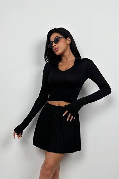 lovebox Women's Black V-Neck Bodice Detail Knitwear Blouse 24S15013