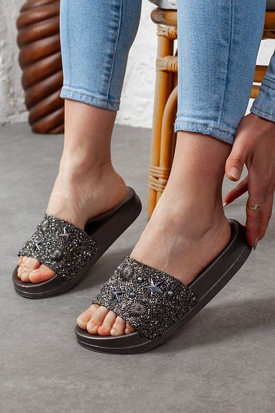 ShoesBag Γυναικείες άνετες καθημερινές παντόφλες - Σχέδιο με πέτρες και χάντρες