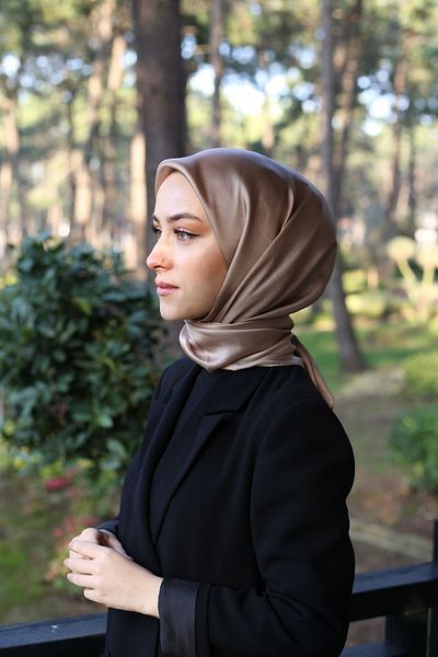 Akel Απλό Κρυστάλλινο Κασκόλ Hijab Μέγεθος 95 x 95 cm
