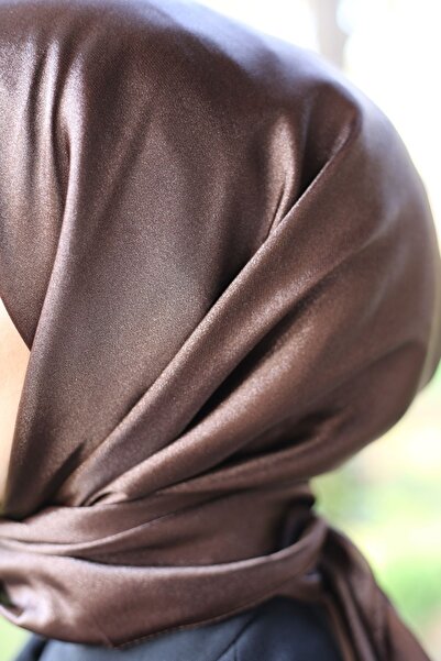 Akel Plain Crystal Hijab Scarf Size 95 x 95 cm