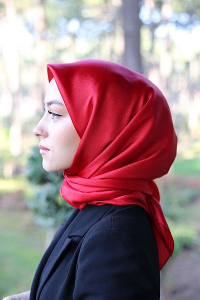 Akel Απλό Κρυστάλλινο Κασκόλ Hijab Μέγεθος 95 x 95 cm