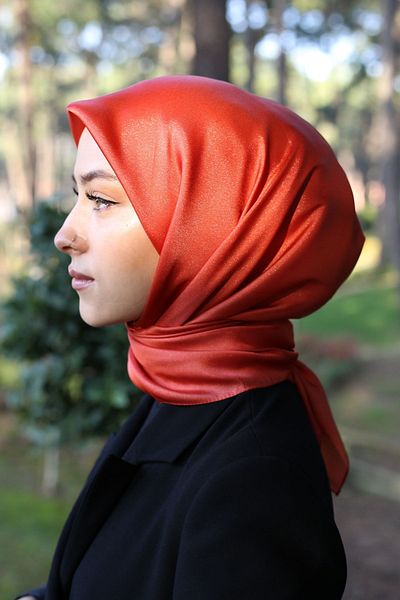 Akel Απλό Κρυστάλλινο Κασκόλ Hijab Μέγεθος 95 x 95 cm