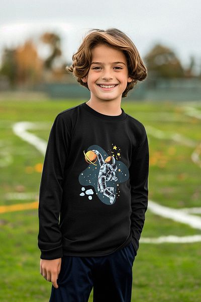 TRENDYOLKIDS Chlapecké černé bavlněné tričko s vesmírným vzorem - Crew Neck Tkdaw25Ts00009